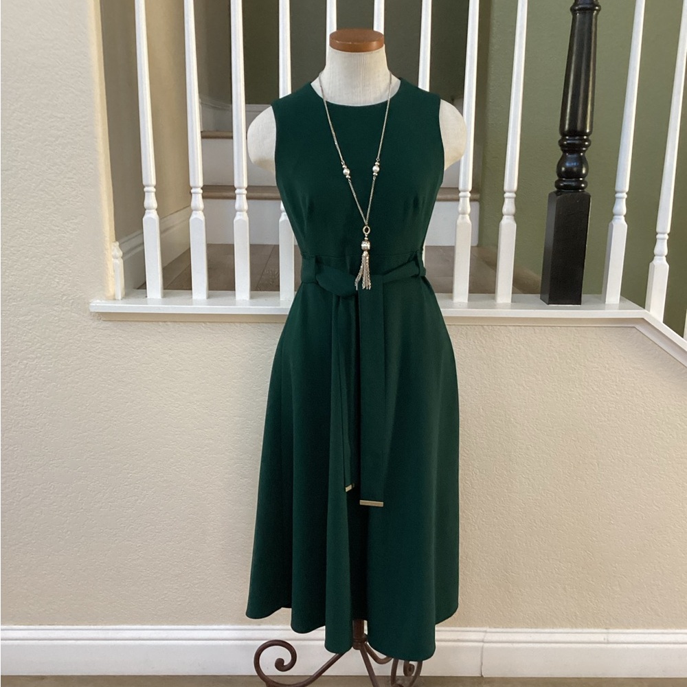Calvin Klein Elegant Green Sleeveless Dress